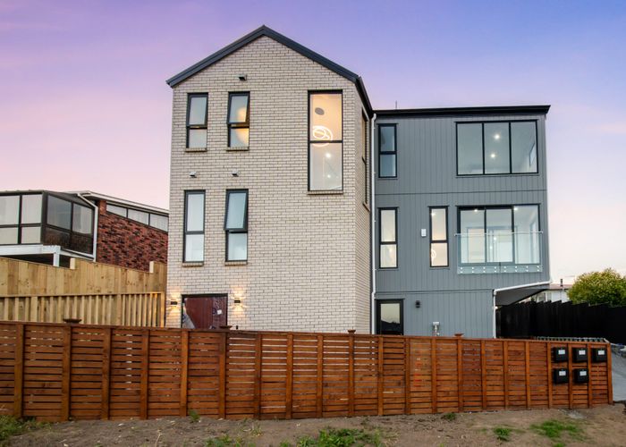  at 1/121 White Swan Road, Mount Roskill, Auckland City, Auckland
