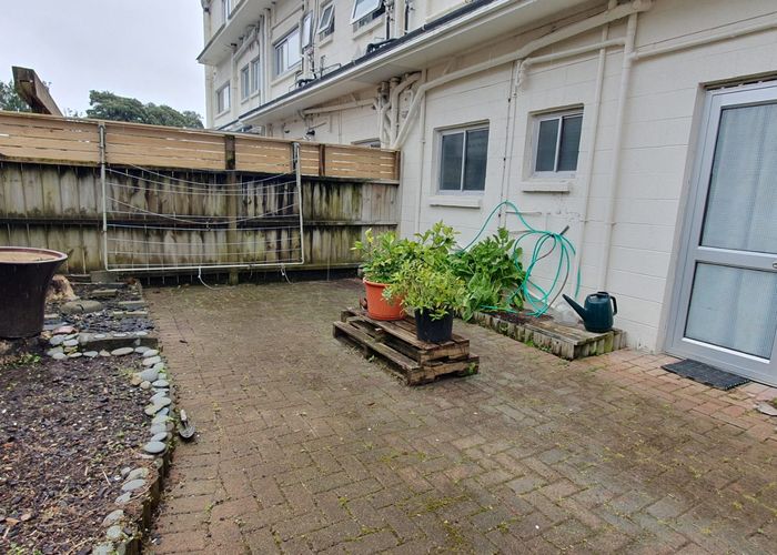  at 2/43 Woodward Road, Mount Albert, Auckland City, Auckland
