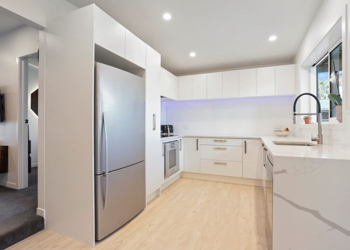  at 233 Metcalfe Road, Ranui, Auckland