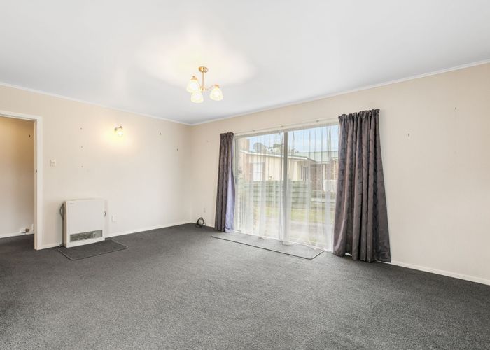  at 9 MacMurdo Avenue, Glenview, Hamilton
