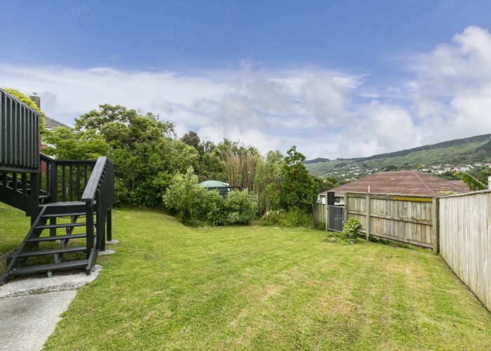  at 18B South St, Tawa, Wellington