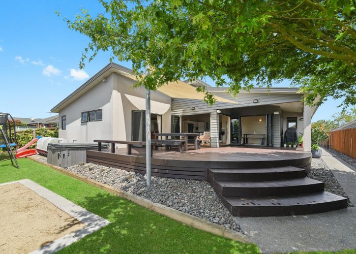  at 82 Brymer Road, Grandview Heights, Hamilton