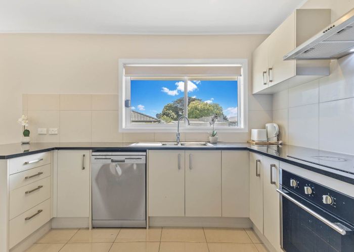  at 2/30 Calvert Avenue, Mangere East, Manukau City, Auckland