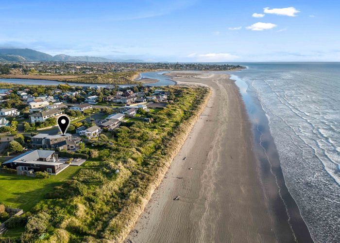  at 17 Oratia Street, Waikanae Beach, Waikanae