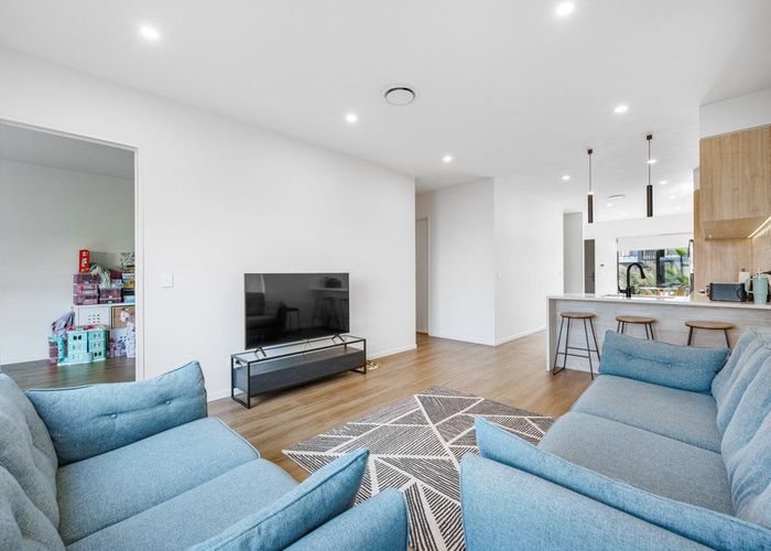  at 6 Coast Garden Drive, Hobsonville, Waitakere City, Auckland