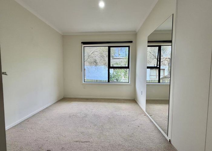  at 121 Redoubt Road, Goodwood Heights, Manukau City, Auckland