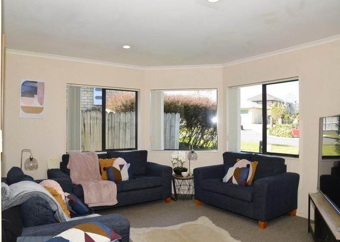  at 34 Glen Bay Close, Pinehill, Auckland