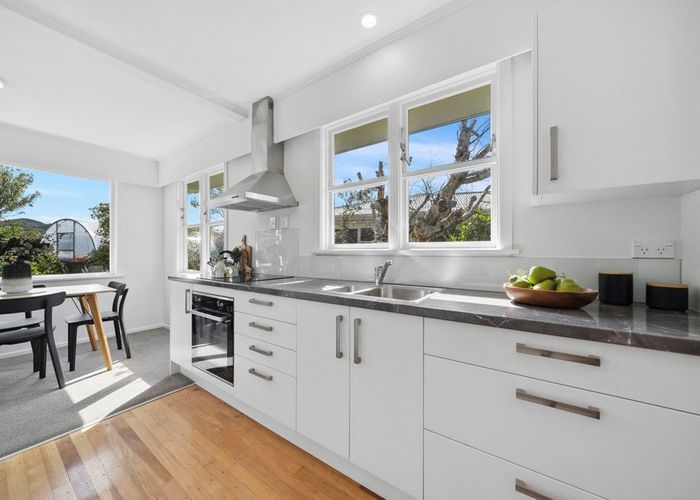  at 39 Lynda Avenue, Paparangi, Wellington