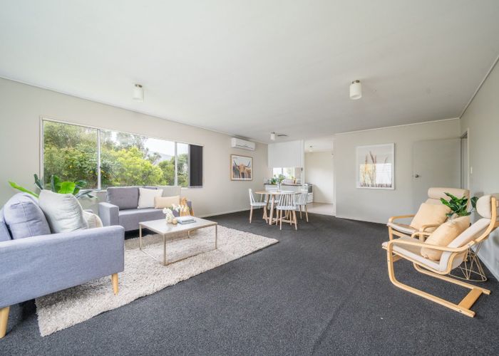  at Top Floor/32 Thurleigh Grove, Karori, Wellington, Wellington