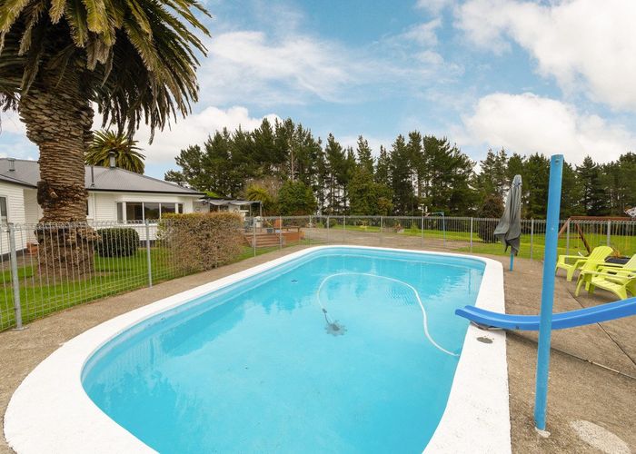  at 2523 Kimbolton Road, Kiwitea