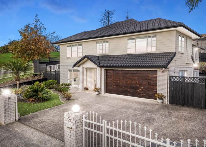  at 2 San Luis Place, Golflands, Auckland