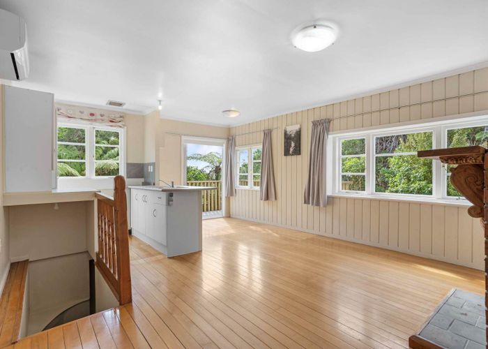  at 9 Rangitoto Terrace, Milford, North Shore City, Auckland