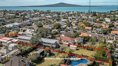  at 3/77 Old Lake Road, Narrow Neck, Auckland