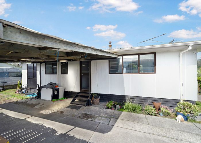  at 1/88 Parrs Cross Road, Henderson, Waitakere City, Auckland