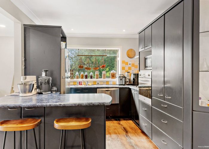  at 8 Alexander Avenue, Torbay, North Shore City, Auckland