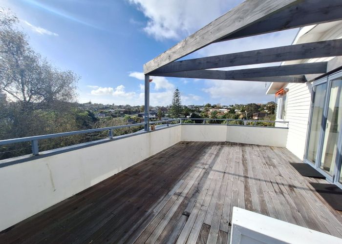  at 6 Crichton Terrace, Hauraki, North Shore City, Auckland