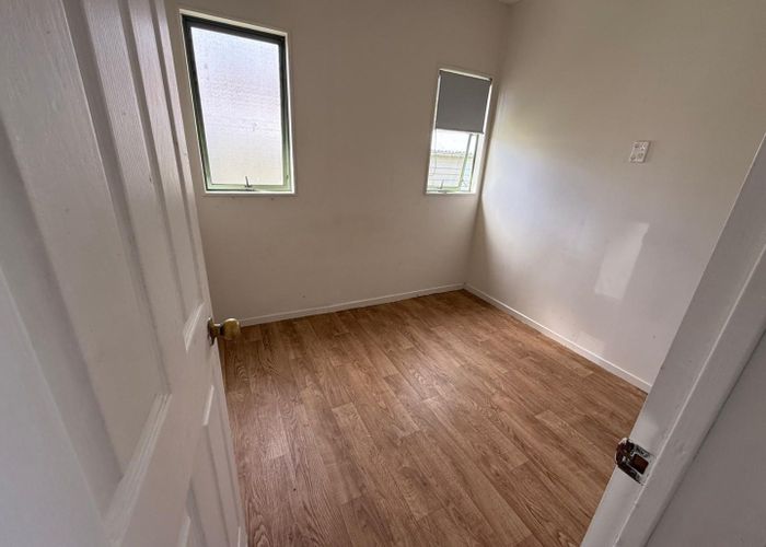  at 2/8 Puriri Road, Manurewa, Manukau City, Auckland