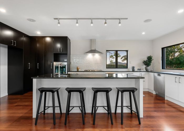  at 13 Knightsbridge Drive, Forrest Hill, North Shore City, Auckland