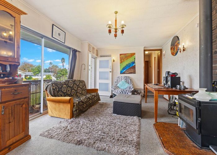  at 8  Hywell Place, Manurewa, Manukau City, Auckland