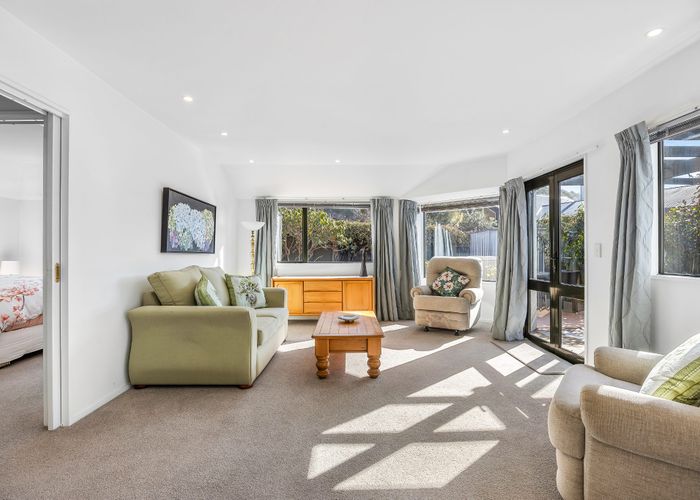  at 6B St Leonards Square, Sumner, Christchurch City, Canterbury