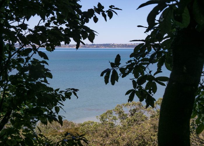  at 2A Kauri Point Road, Laingholm, Auckland