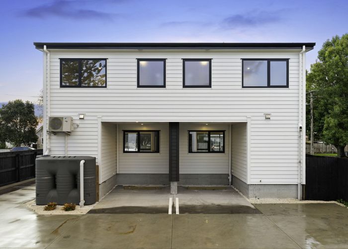  at 2/21 Peachgrove Road, Te Atatu Peninsula, Waitakere City, Auckland