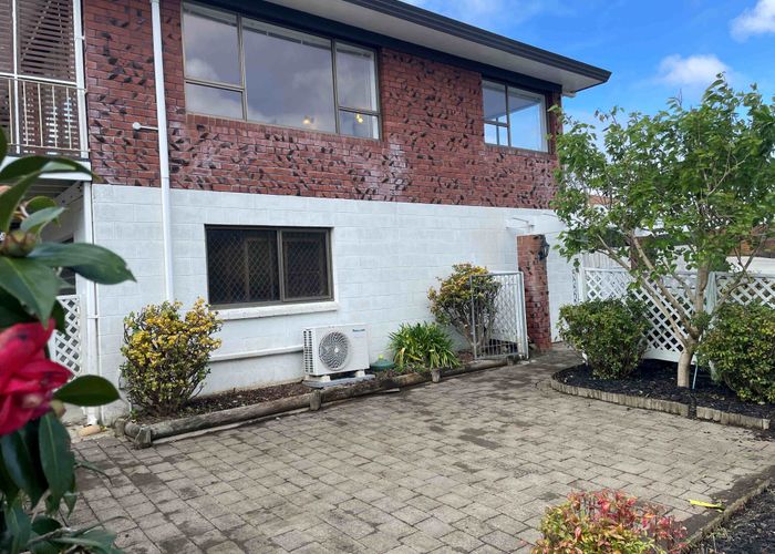  at 1/29 Rapallo Place, Farm Cove, Manukau City, Auckland