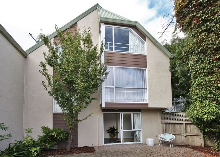  at 2/27 Maxwell Street, Riccarton, Christchurch City, Canterbury