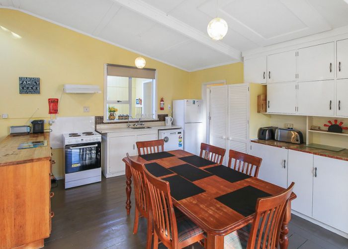  at 2 Hennessey Street East, Foxton Beach, Foxton