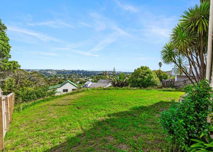  at 320 Glenfield Road, Glenfield, North Shore City, Auckland