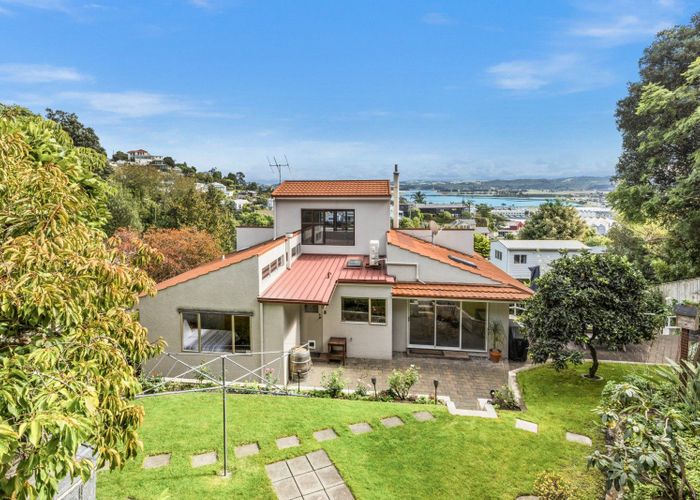  at 8 Denholm Road, Hospital Hill, Napier