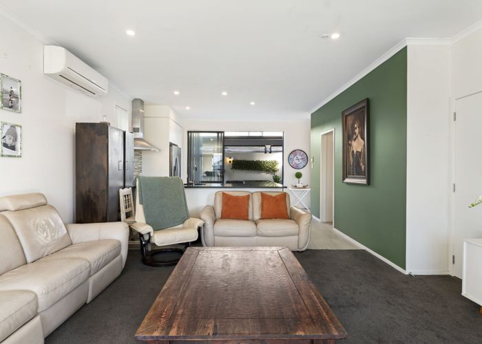 at 18 Rere Close, Takanini, Papakura, Auckland