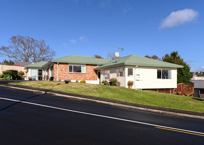  at 60 Hewlett Road, Massey, Waitakere City, Auckland