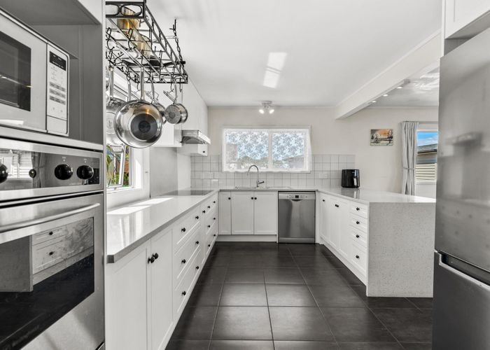  at 51 Aberdeen Road, Castor Bay, Auckland