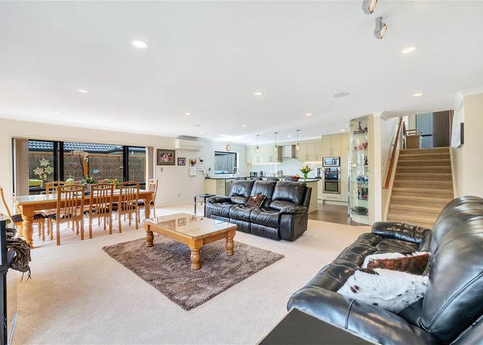  at 15 Leafield Crescent, Henderson, Auckland