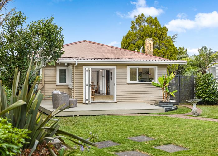  at 20 Riro Street, Point Chevalier, Auckland