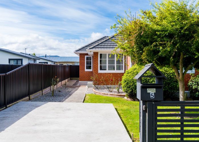  at 5 Queen Street, Mosgiel, Dunedin, Otago