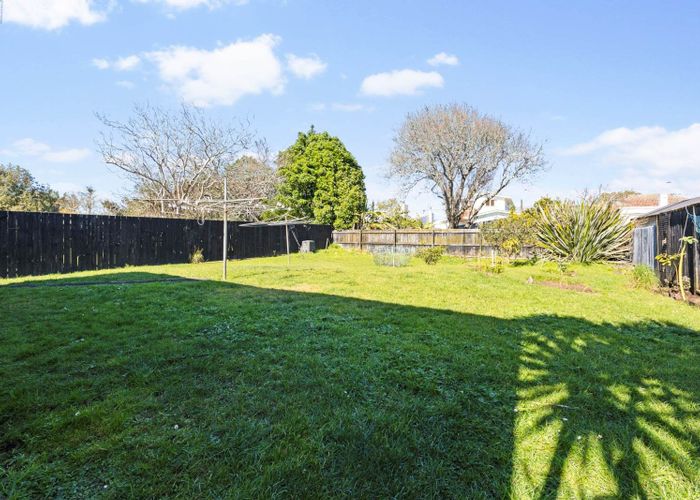 at 33 Parrish Road, Sandringham, Auckland City, Auckland