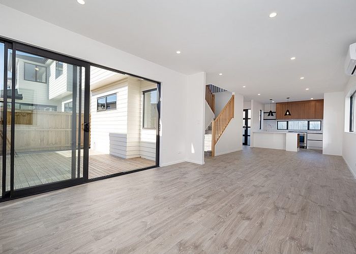  at 4A Ropata Avenue, Point England, Auckland