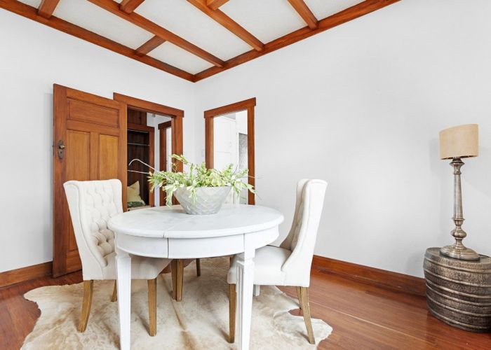  at 18 Irirangi Road, Greenlane, Auckland