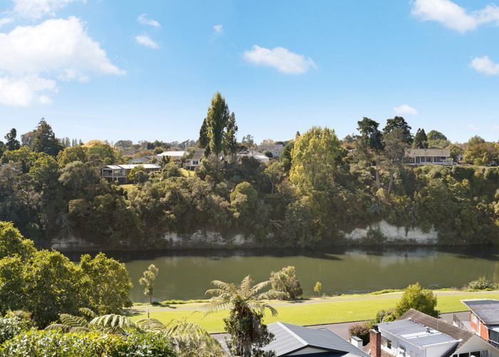  at 4/100 Beerescourt Road, Beerescourt, Hamilton, Waikato