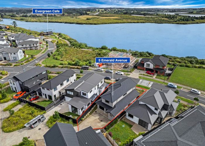  at 5 Emerald Avenue, Rosehill, Papakura, Auckland