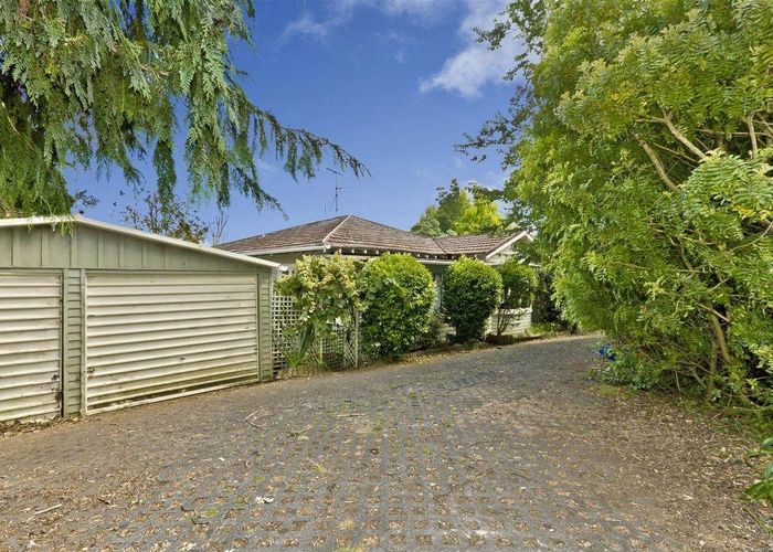  at 92 The Avenue, Lucas Heights, North Shore City, Auckland
