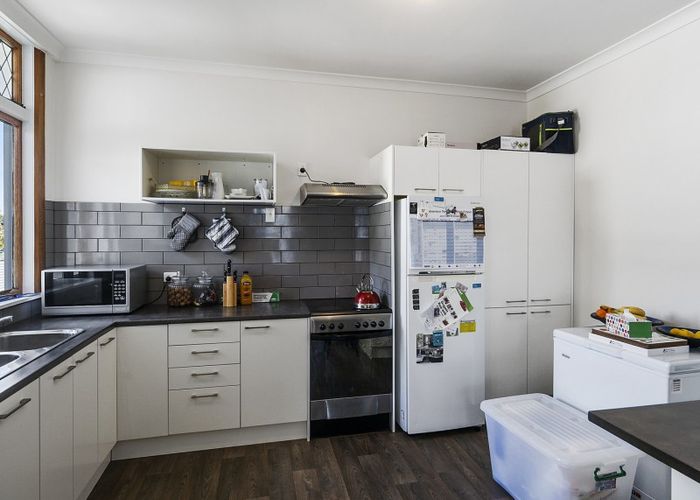  at 119 Roberts Line, Kelvin Grove, Palmerston North