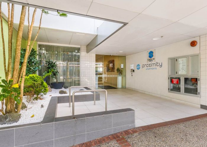  at 208/17 Amersham Way, Manukau, Manukau City, Auckland