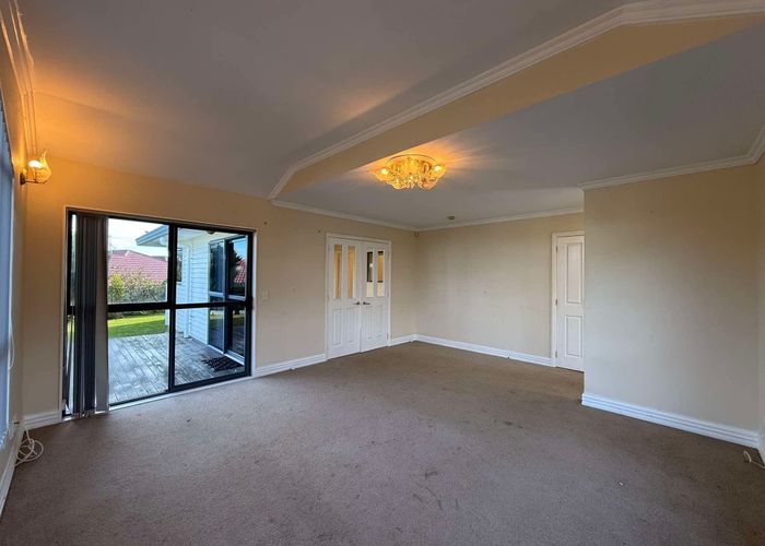  at 10 Cabbage Tree Grove, Woodridge, Wellington, Wellington