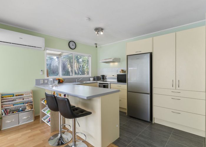  at 10A Chequers Avenue, Glenfield, North Shore City, Auckland