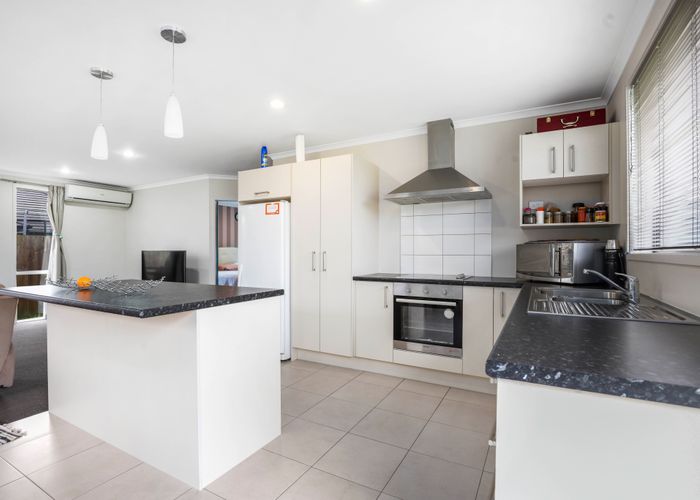  at 38 Cumberland Drive, Flagstaff, Hamilton