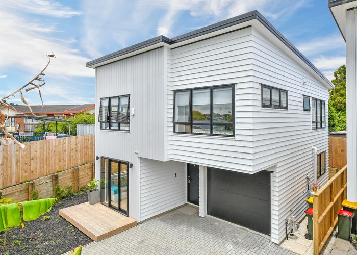  at 32E Albrecht Avenue, Mount Roskill, Auckland