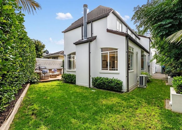 at 1/6 Campbell Road, Takapuna, North Shore City, Auckland